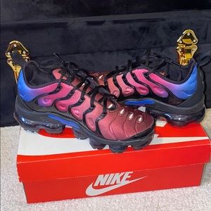 Air Vapormax plus blue/purple color way